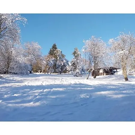 With 2 Bedrooms Hébergement de vacances *