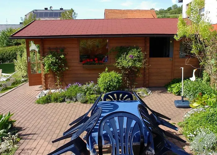 With 2 Bedrooms Hébergement de vacances