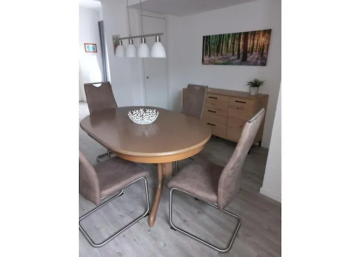 With 2 Bedrooms Semesterbostad